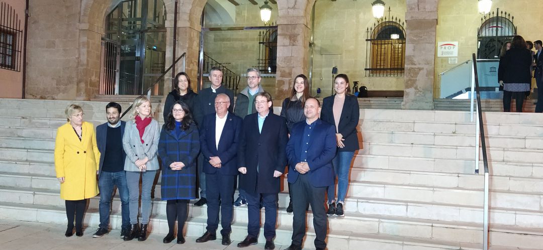 Foto de familia del Consell de la GVA con el alcalde de Dénia. Foto de familia del Consell de la GVA con el alcalde de Dénia.