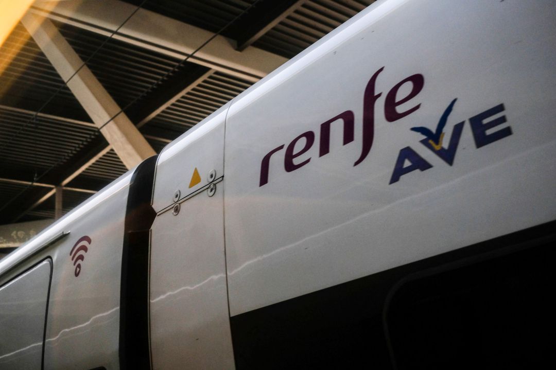 Vagón de un tren AVE de Renfe Vagón de un tren AVE de Renfe