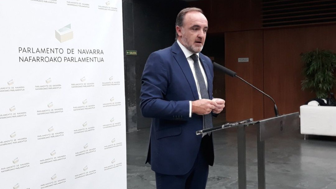 Esparza reconoce un cambio avalado en la postura sobre Tráfico