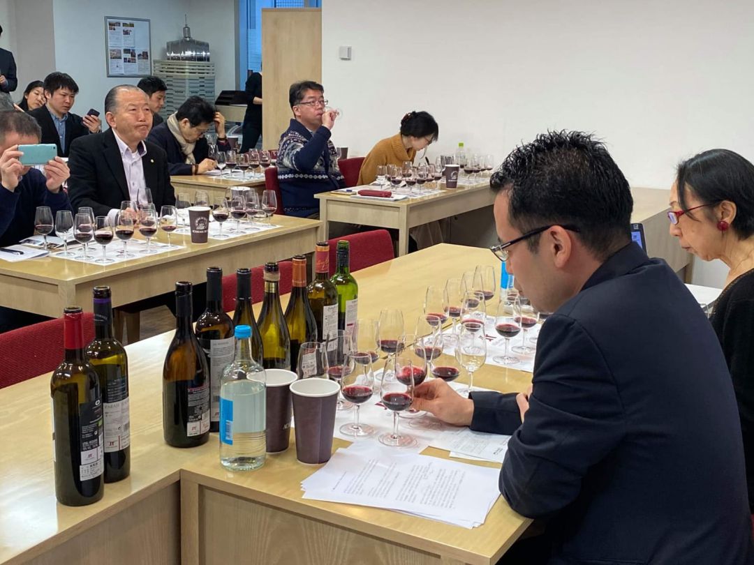Cata de vinos de la DOP Utiel-Requena en Japón Cata de vinos de la DOP Utiel-Requena en Japón