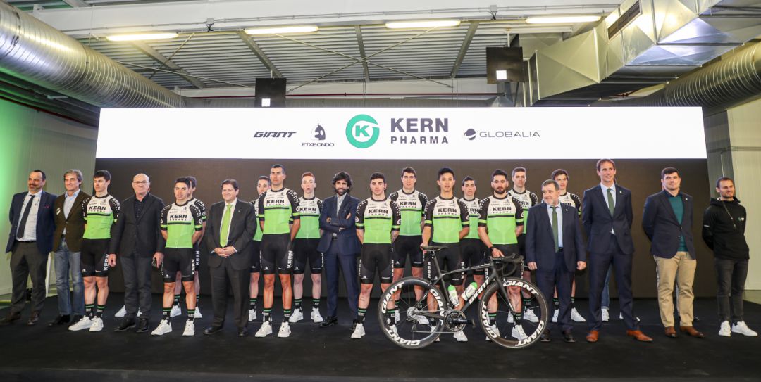 La presentació del nou equip ciclista que ja ha començat a competir La presentació del nou equip ciclista que ja ha començat a competir