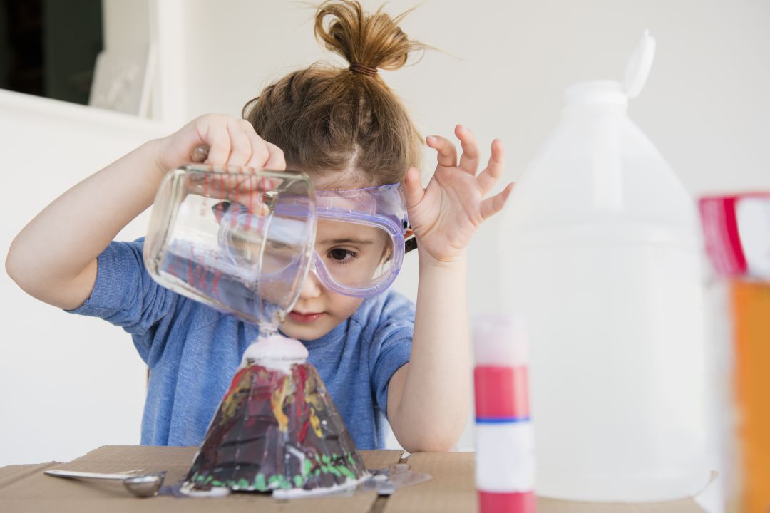 La divulgación científica es fundamental en el terreno educativo. La divulgación científica es fundamental en el terreno educativo.