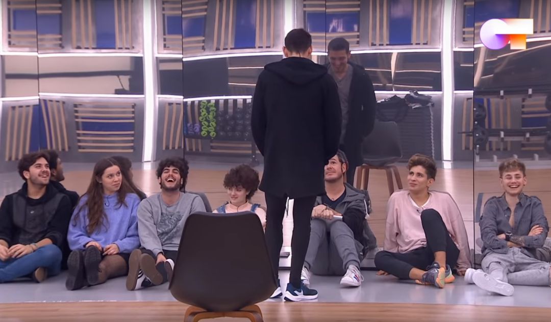 Ivan Labanda pide a Bruno que interprete a una persona que descubre que su pareja es trans y los concursantes se ríen. Ivan Labanda pide a Bruno que interprete a una persona que descubre que su pareja es trans y los concursantes se ríen.