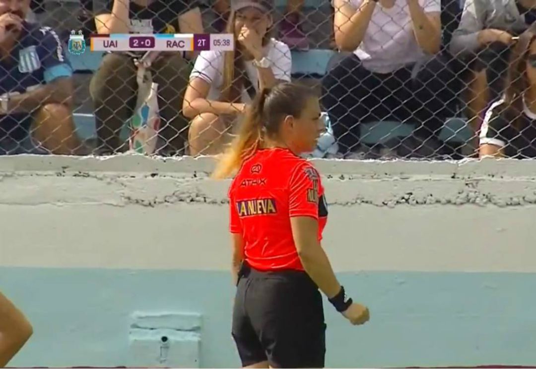 Roberta Echevarría durante el partido Roberta Echevarría durante el partido