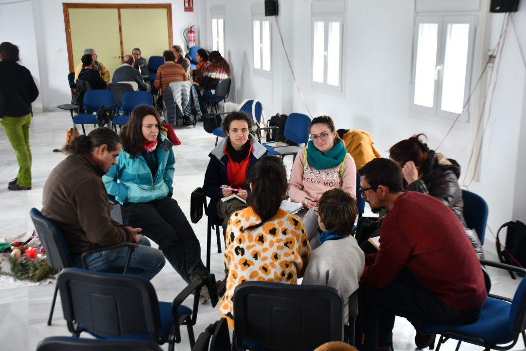 Vecinos y participantes han podido intercambiar opiniones y experiencias a lo largo del fin de semana Vecinos y participantes han podido intercambiar opiniones y experiencias a lo largo del fin de semana