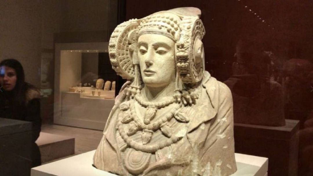 Dama de Elche Dama de Elche