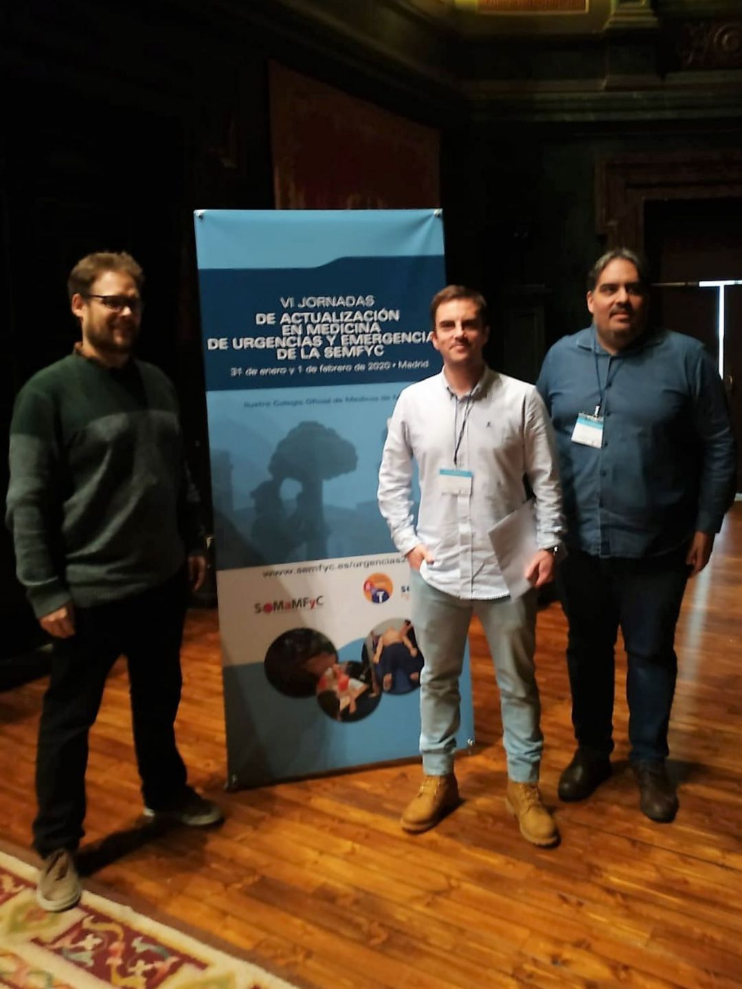 Parte del equipo que ha recibido el reconocimiento Parte del equipo que ha recibido el reconocimiento