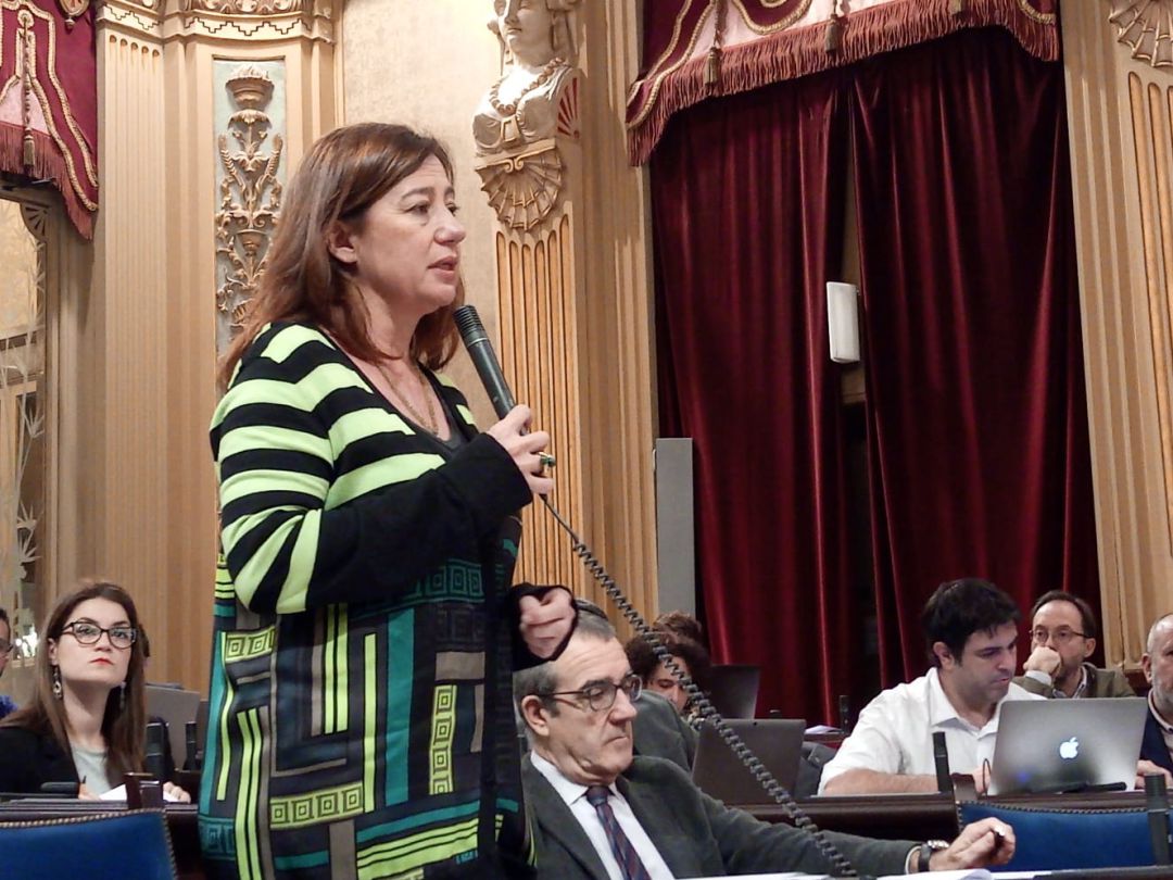 La presidenta del Govern, Francina Armengol, en el Parlament. La presidenta del Govern, Francina Armengol, en el Parlament.