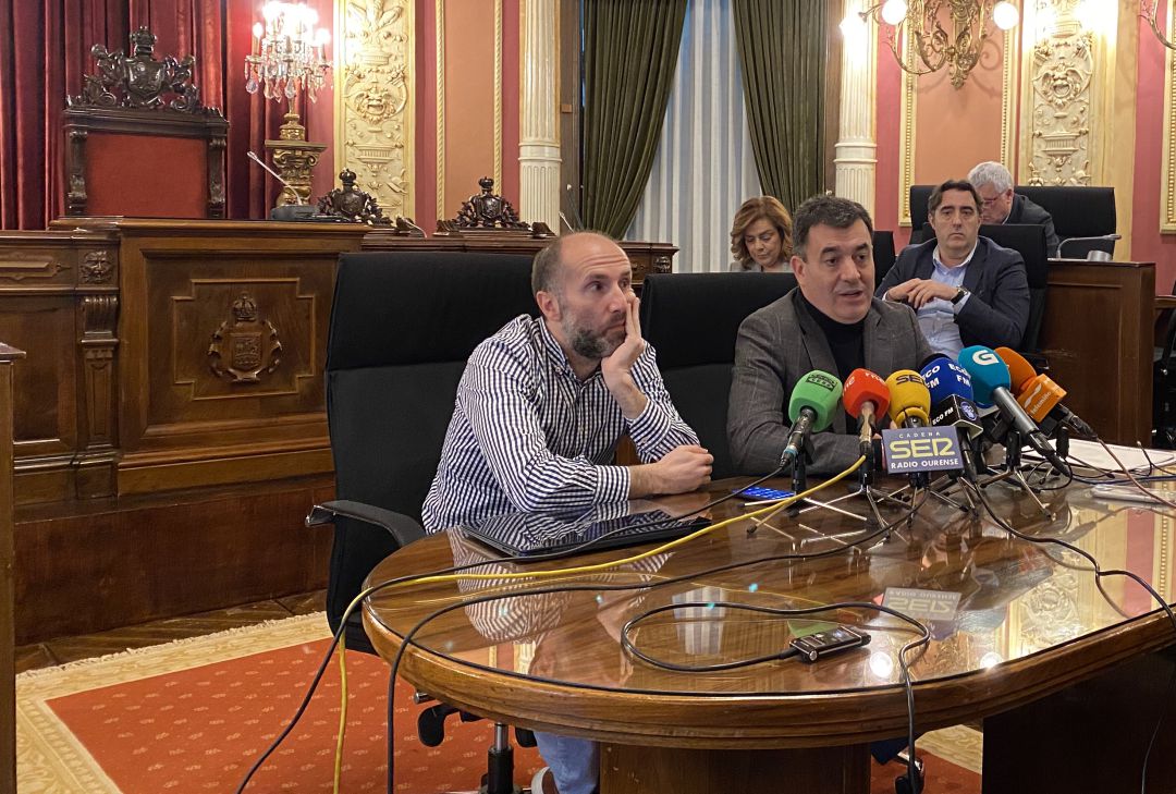El alcalde de Ourense y el conselleiro de cultura esta mañana en el salón de plenos El alcalde de Ourense y el conselleiro de cultura esta mañana en el salón de plenos