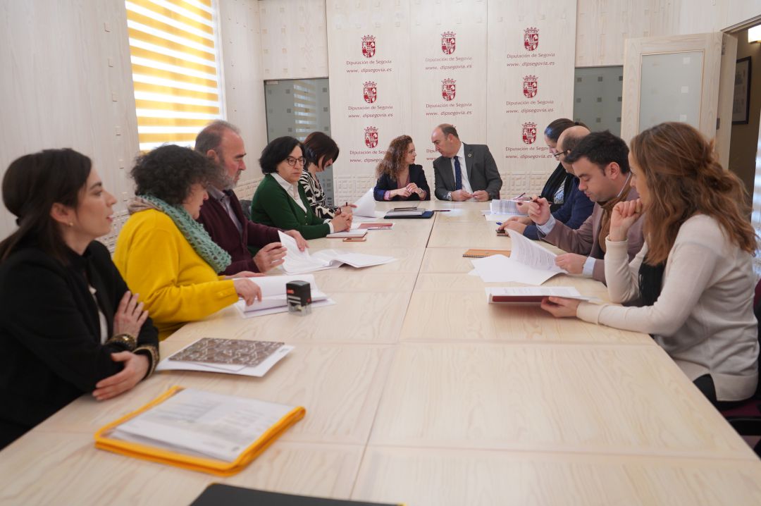 Firma de convenios firmados entre la Diputación de Segovia y los grupos de acción local. Firma de convenios firmados entre la Diputación de Segovia y los grupos de acción local.