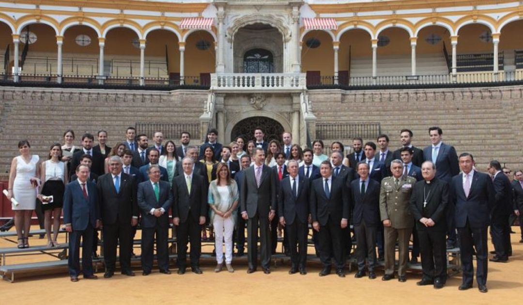 El rey Felipe VI ya presidió en 2015 la entrega de los Trofeos Taurinos y premios universitarios de la Maestranza El rey Felipe VI ya presidió en 2015 la entrega de los Trofeos Taurinos y premios universitarios de la Maestranza