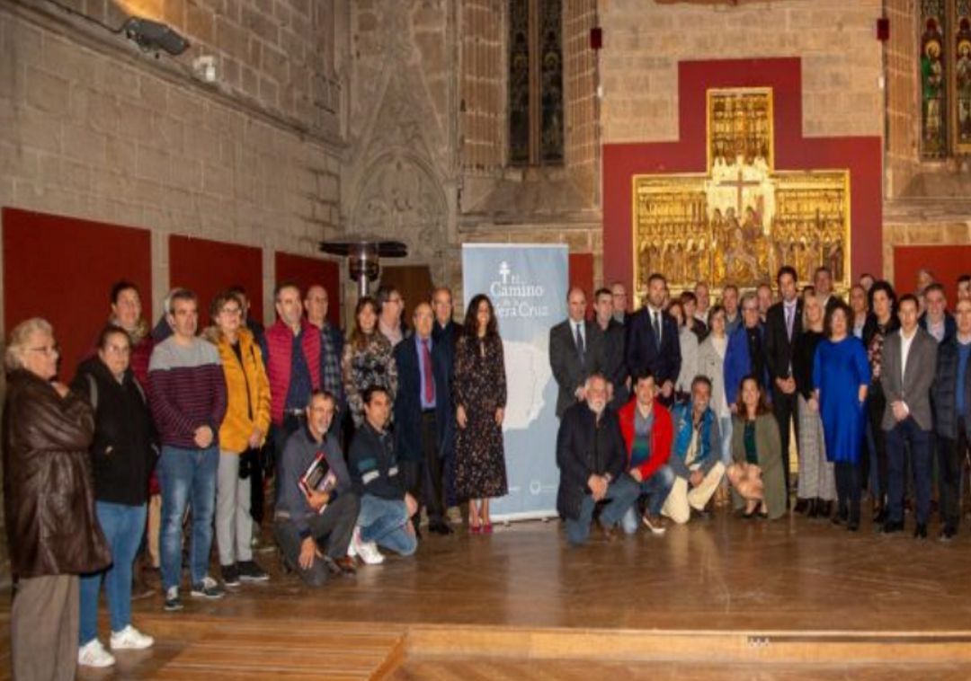 La asociación presentó el Camino a las autoridades navarras y murcianas en la catedral de Pamplona La asociación presentó el Camino a las autoridades navarras y murcianas en la catedral de Pamplona