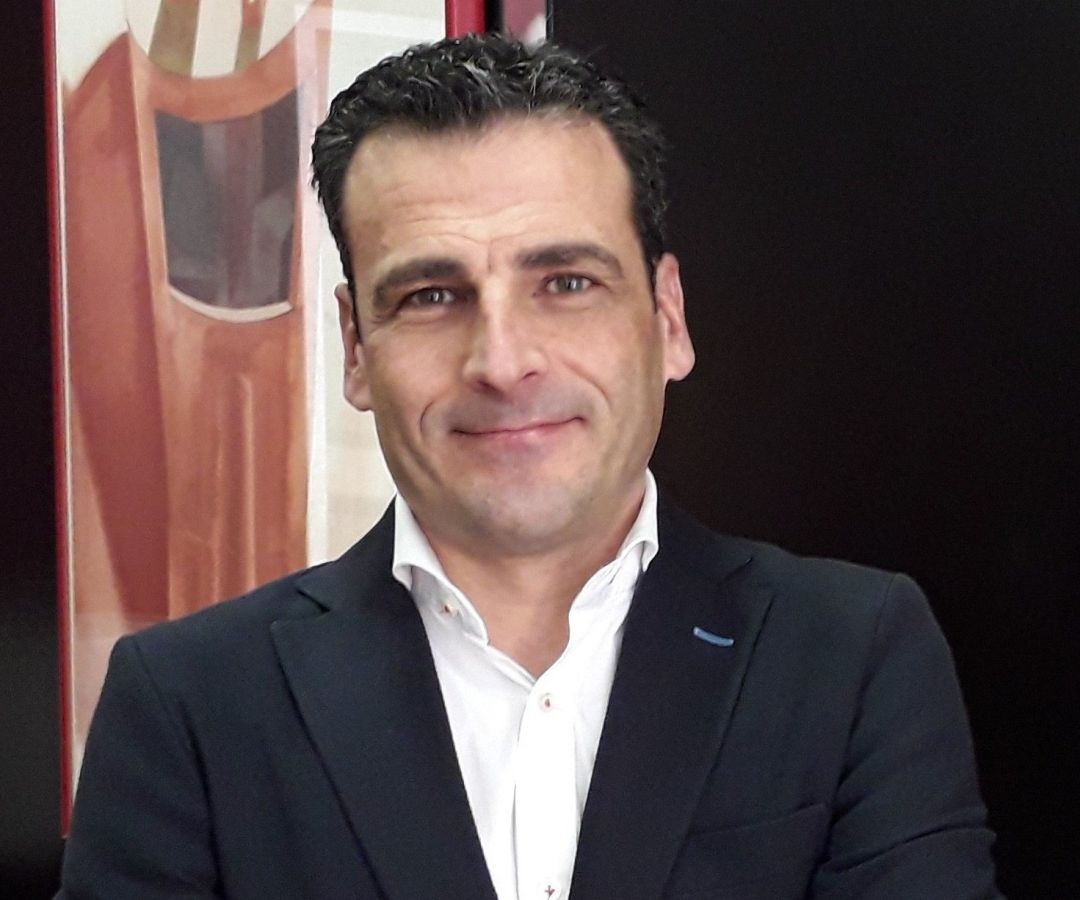 La comisión de radiotelevisión de Les Corts ha aprobado este martes el nombramiento de Alfred Costa como director general de À Punt. La comisión de radiotelevisión de Les Corts ha aprobado este martes el nombramiento de Alfred Costa como director general de À Punt.