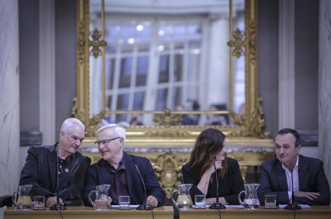 El alcalde, Joan Ribó, y la vicealcaldesa, Sandra Gómez, con representantes del sector de la construcción de València durante la presentación del VLC Open House 2020. El alcalde, Joan Ribó, y la vicealcaldesa, Sandra Gómez, con representantes del sector de la construcción de València durante la presentación del VLC Open House 2020.