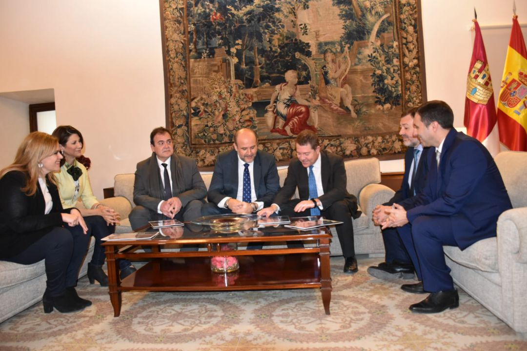 Responsables de Junta, Diputación y Ayuntamienot de Cuenca en la reunión mantenida en Fuensalida Responsables de Junta, Diputación y Ayuntamienot de Cuenca en la reunión mantenida en Fuensalida