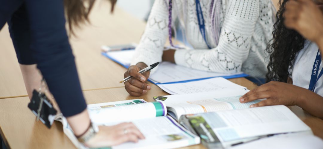 Para obtener el certificado es requisito indispensable ser alumno de la Escuela Municipal de Idiomas de Paracuellos Para obtener el certificado es requisito indispensable ser alumno de la Escuela Municipal de Idiomas de Paracuellos