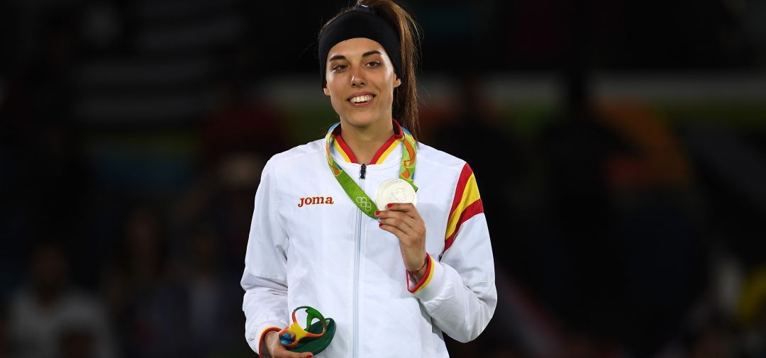 Eva Calvo, en el podium de los JJOO de Río de Janeiro, posa con su medalla de plata Eva Calvo, en el podium de los JJOO de Río de Janeiro, posa con su medalla de plata