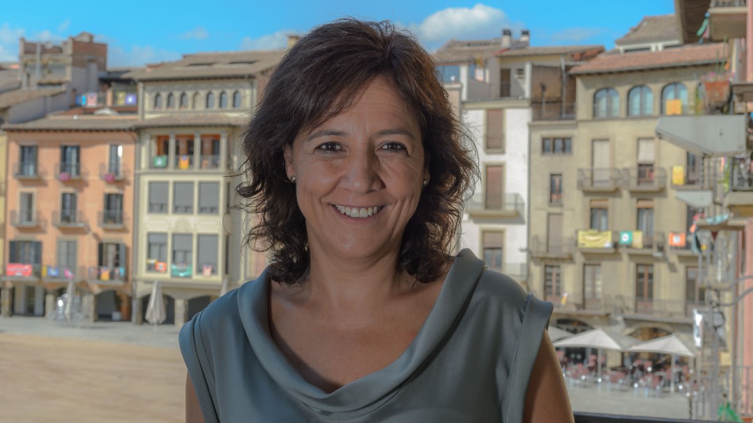 La alcaldesa de Vic insta a hablar en catalán a todo el mundo, incluido "a quien no parezca catalán"