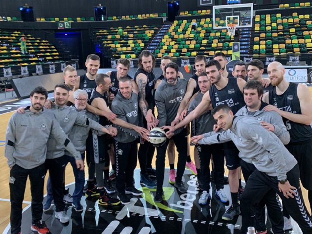 La plantilla de RETAbet Bilbao Basket posa antes de la fase final de la Copa La plantilla de RETAbet Bilbao Basket posa antes de la fase final de la Copa