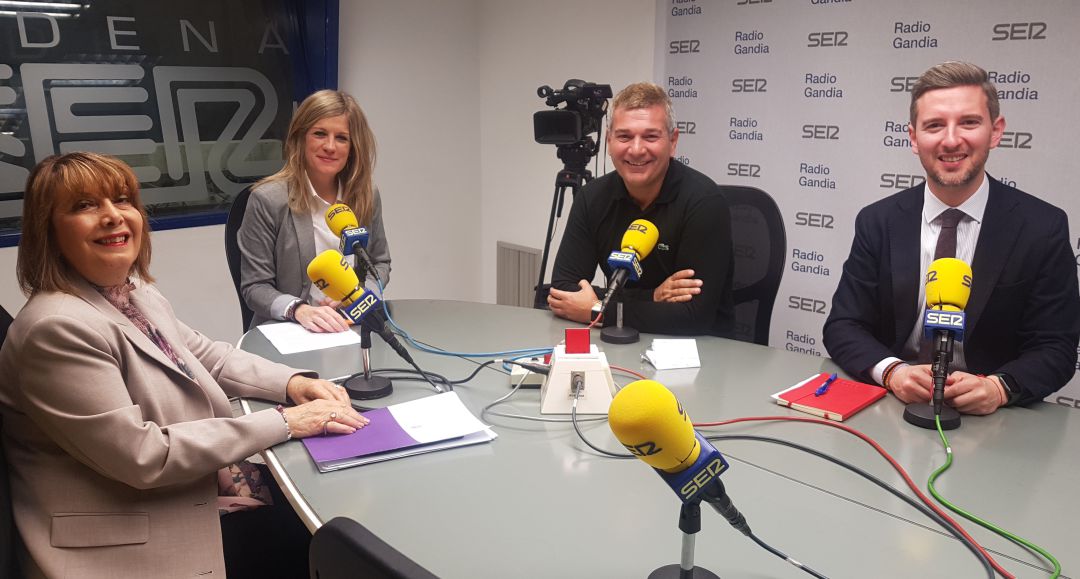 Liduvina Gil, Pascal Renolt y Víctor Soler en el programa El Análisis de Marina Vallés Liduvina Gil, Pascal Renolt y Víctor Soler en el programa El Análisis de Marina Vallés