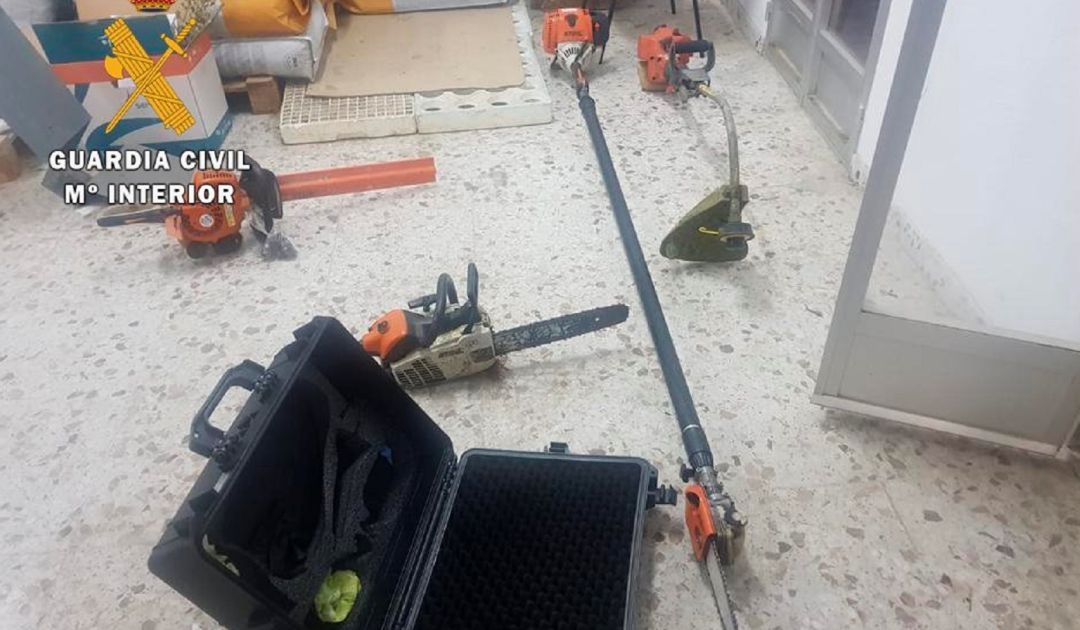 Algunos de los materiales recuperados por la Guardia Civil Algunos de los materiales recuperados por la Guardia Civil