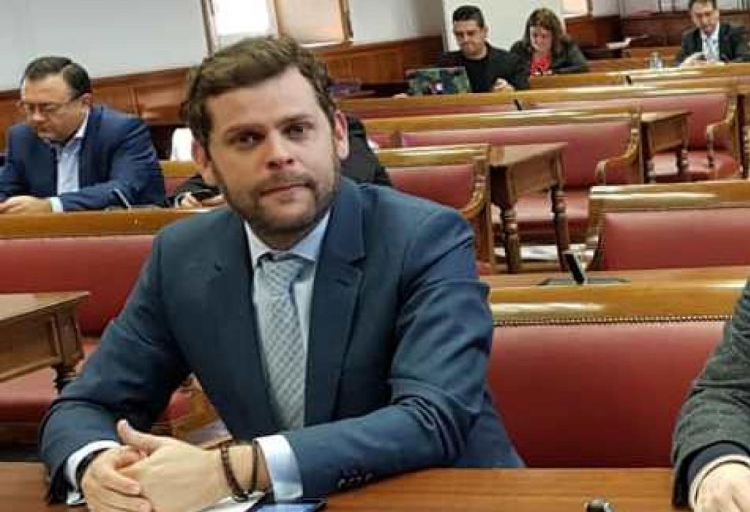 Javier Santiago alerta del riesgo de desaparición de las farmacias rurales Javier Santiago alerta del riesgo de desaparición de las farmacias rurales