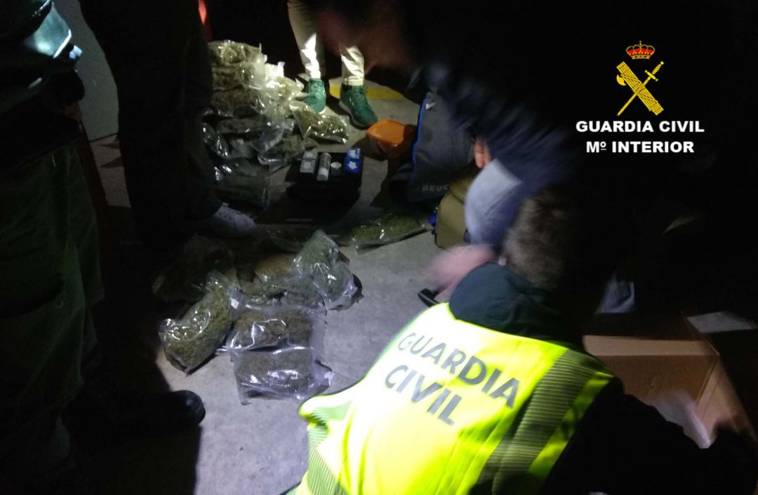 Imatge del decomís de diferents drogues a Ciutadella. Imatge del decomís de diferents drogues a Ciutadella.