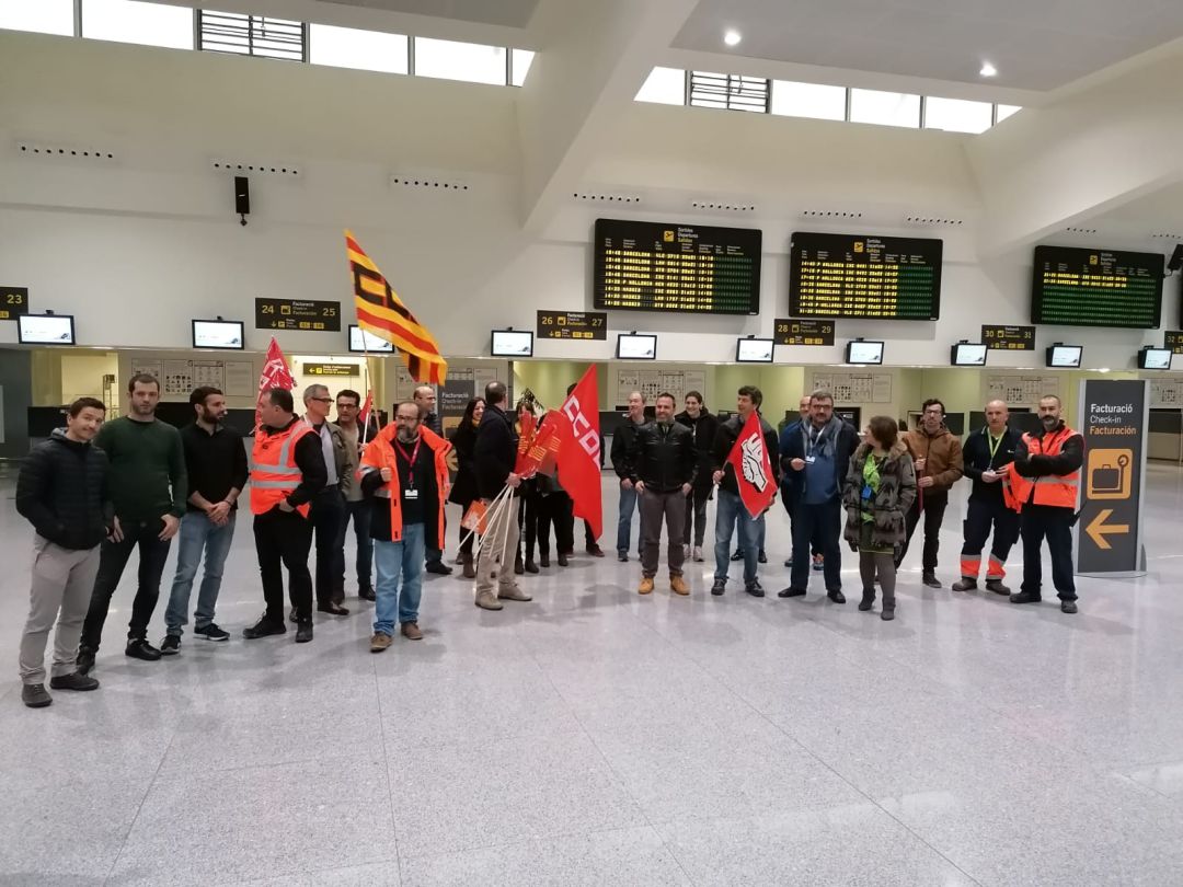L'Aeroport de Menorca ha viscut una mobilització dels empleats contra l'actitud d'AENA. L'Aeroport de Menorca ha viscut una mobilització dels empleats contra l'actitud d'AENA.