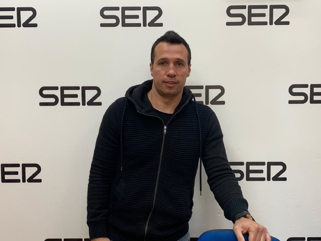 Diego Giustozzi, entrenador de ElPozo Murcia, en los estudios de la Cadena SER Diego Giustozzi, entrenador de ElPozo Murcia, en los estudios de la Cadena SER