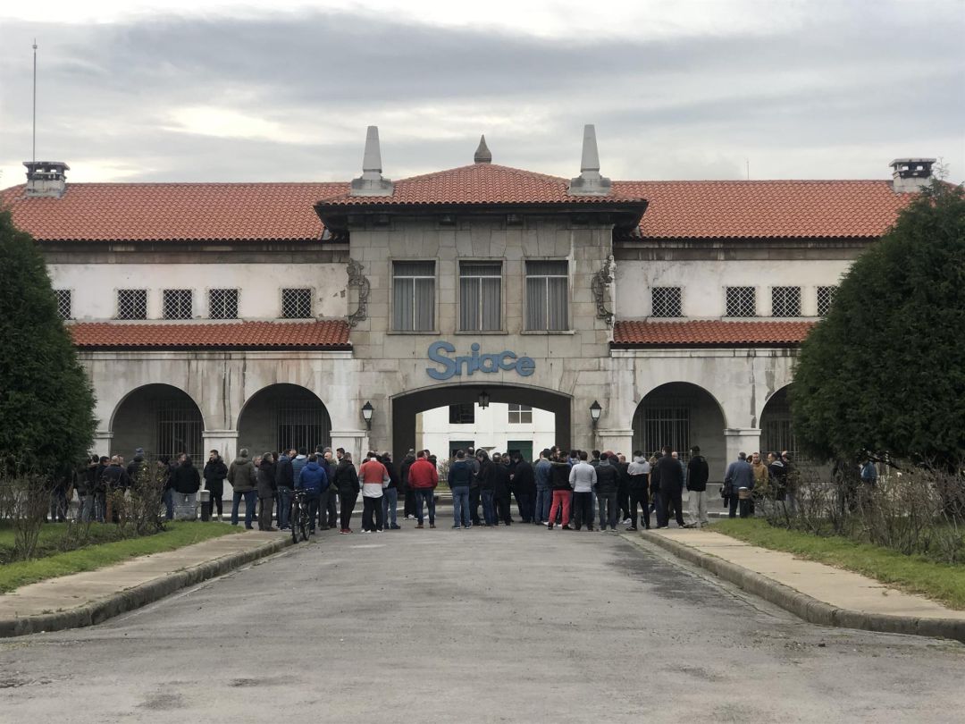 La CNMV suspende la cotización de Sniace La CNMV suspende la cotización de Sniace