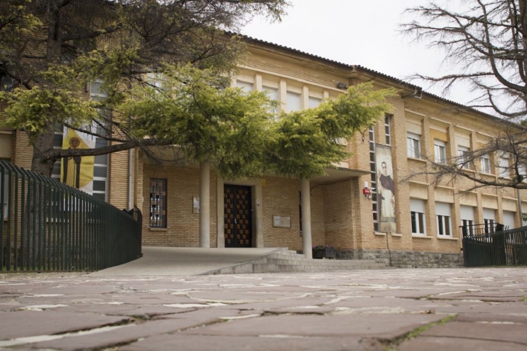 Fachada del colegio la Anunciata de Tudela Fachada del colegio la Anunciata de Tudela