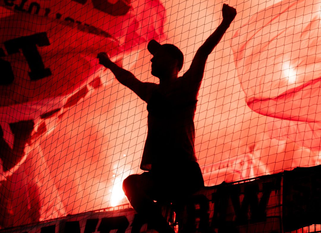 La Liga pide a los clubes más controles para erradicar la violencia del fútbol. La Liga pide a los clubes más controles para erradicar la violencia del fútbol.