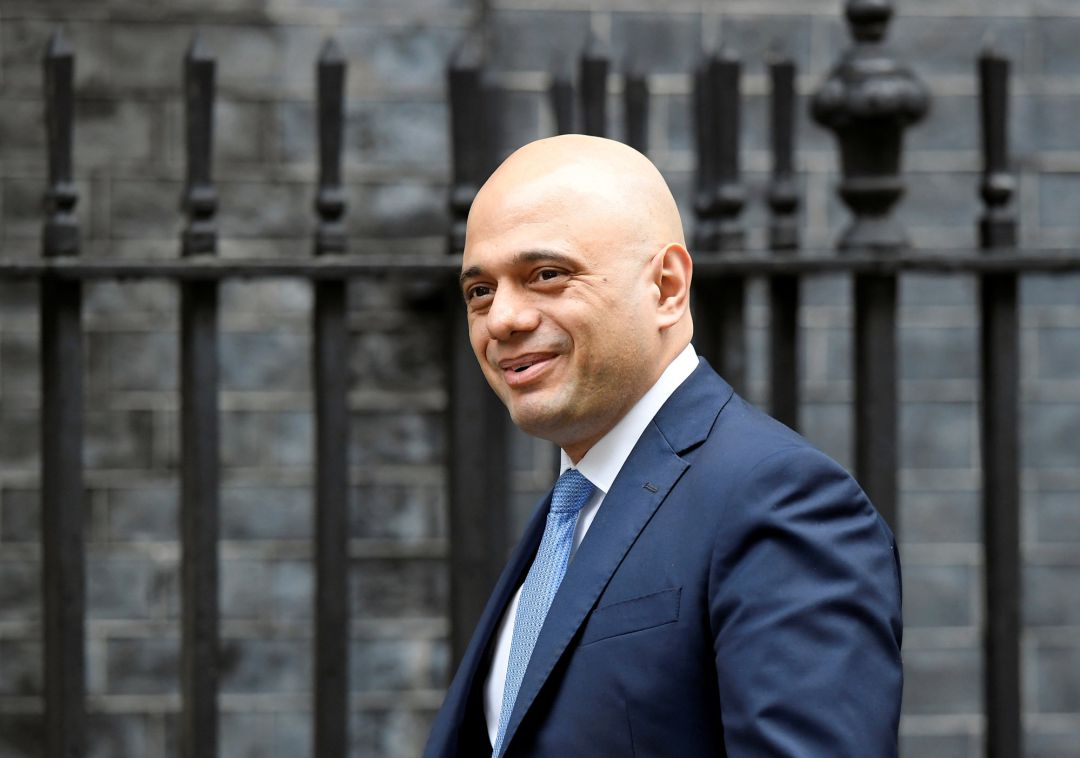 Javid llega al 10 de Downing Street para presentar su dimisión. Javid llega al 10 de Downing Street para presentar su dimisión.
