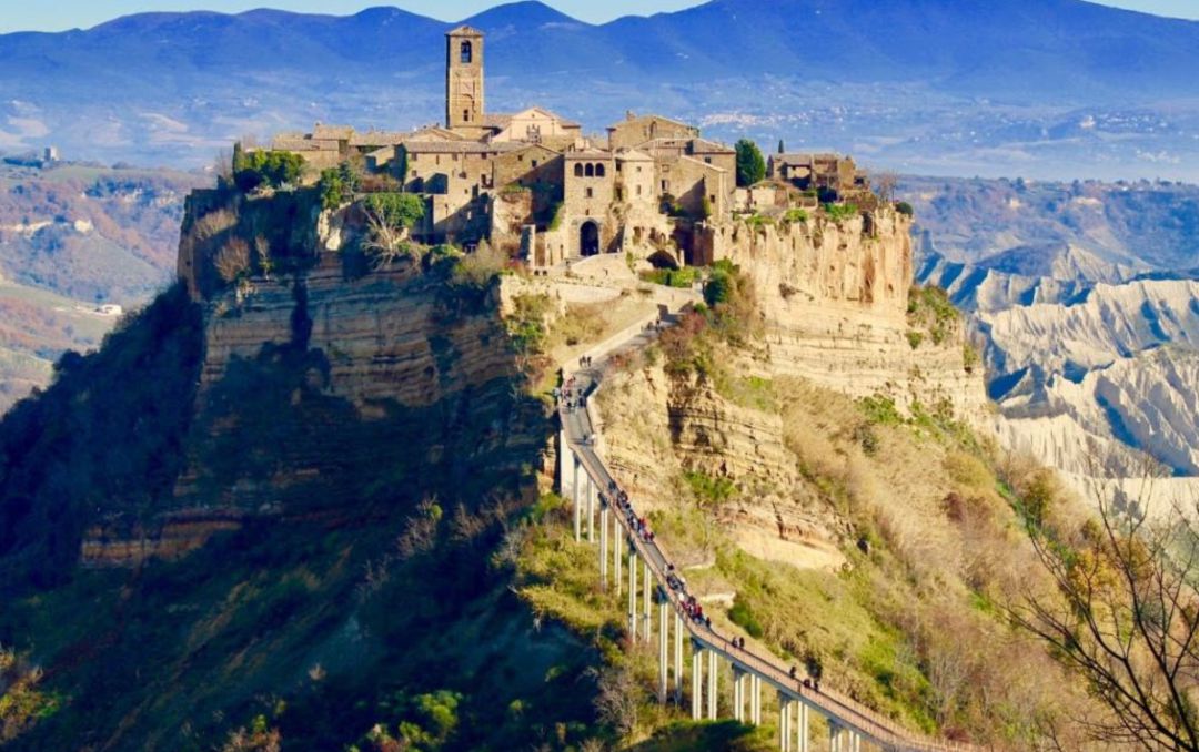 Civita di Bagnoregio en una foto publicada en Google. Civita di Bagnoregio en una foto publicada en Google.