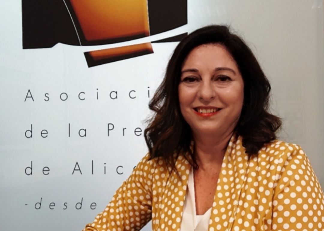 Rosalía Mayor, presidenta de la APA, vista Elda para hablar de periodismo Rosalía Mayor, presidenta de la APA, vista Elda para hablar de periodismo