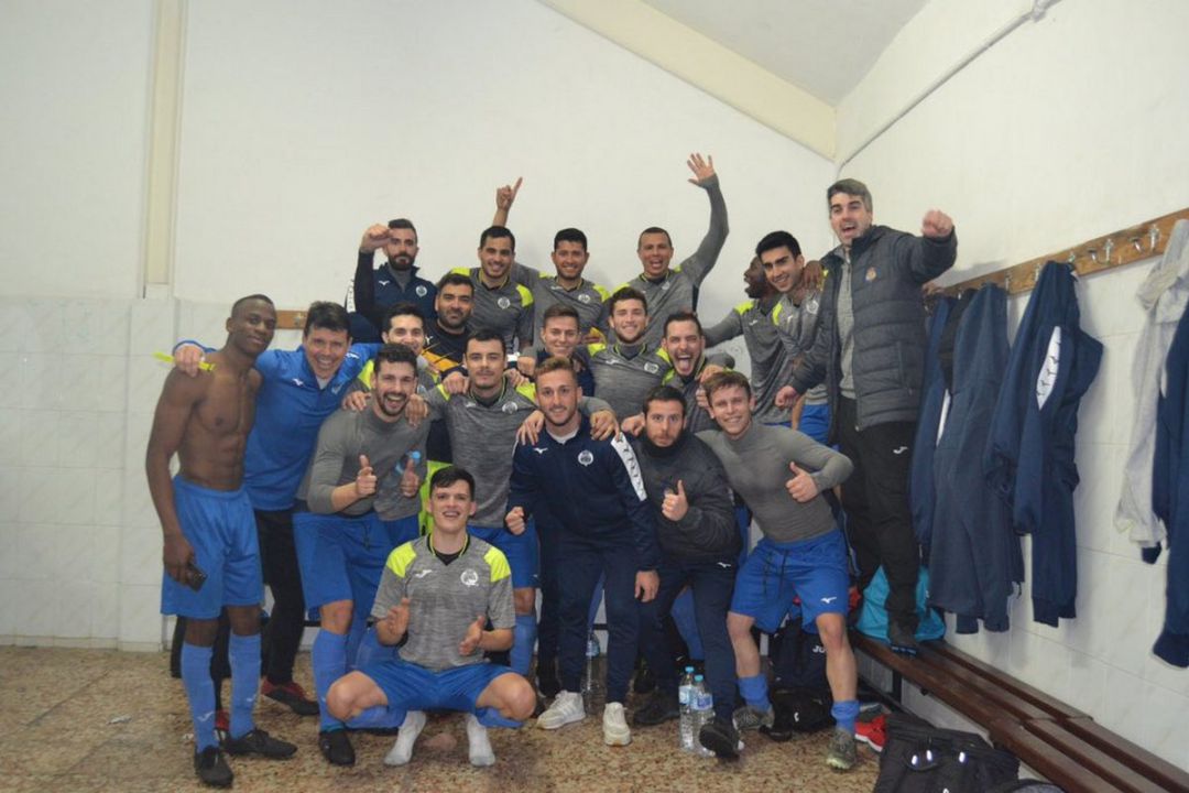 El CF Gandia celebra su victoria frente al Ontinyent El CF Gandia celebra su victoria frente al Ontinyent