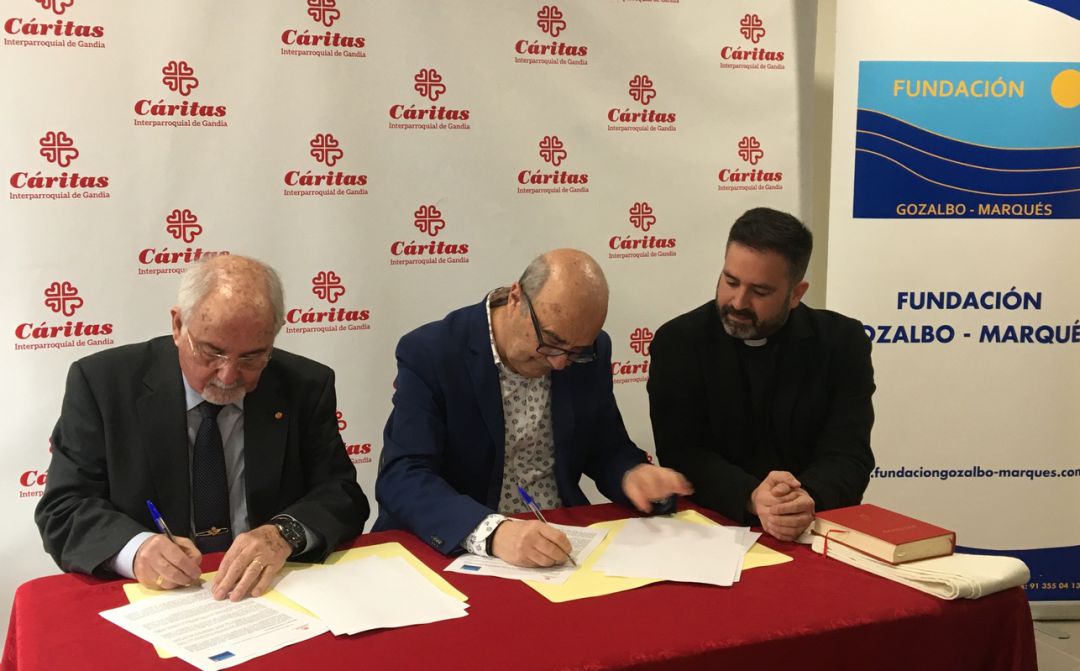 Firma del convenio entre Cáritas Interparroquial de Gandia y la Fundación Gozalbo-Marqués Firma del convenio entre Cáritas Interparroquial de Gandia y la Fundación Gozalbo-Marqués