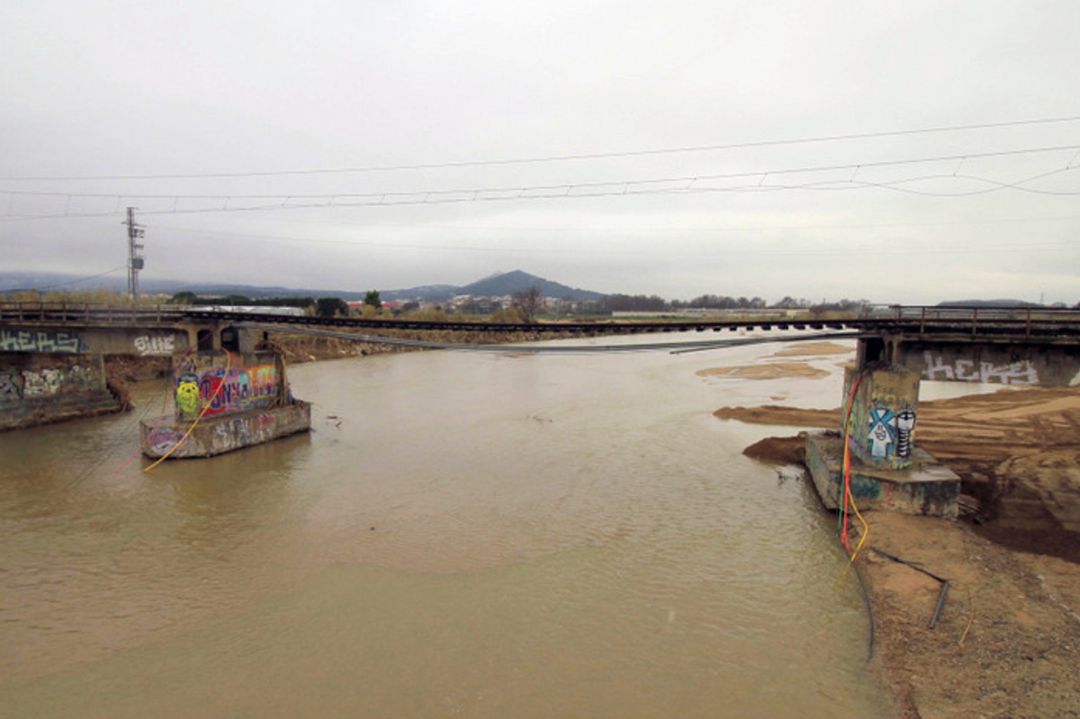 Pla general del pont entre Blanes i Malgrat destrossat pel Gloria Pla general del pont entre Blanes i Malgrat destrossat pel Gloria