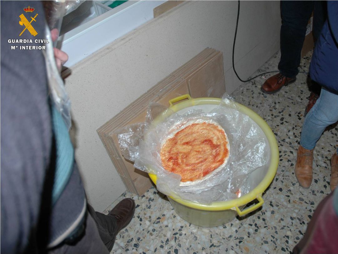 Pizzas intervenidas por la Guardia Civil. Pizzas intervenidas por la Guardia Civil.