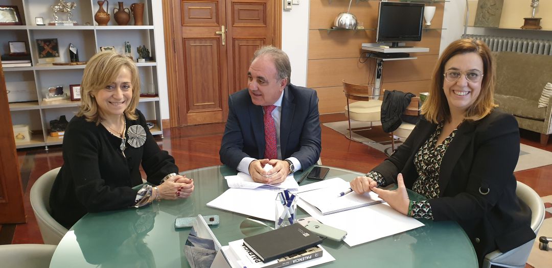 Diputación y Junta colaboran para facilitar el acceso al punto de guardia sanitario en la zona de Aguilar de Campoo Diputación y Junta colaboran para facilitar el acceso al punto de guardia sanitario en la zona de Aguilar de Campoo