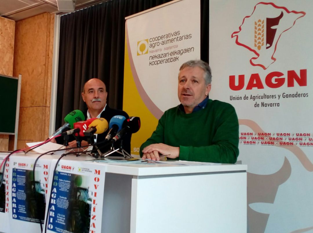 El presidente de UCAN, José Mari Martínez (izda) y el presidente de la UAGN, Félix Bariáin, en la presentación del paro agrario previsto en Navarra para el miércoles 19 de febrero. El presidente de UCAN, José Mari Martínez (izda) y el presidente de la UAGN, Félix Bariáin, en la presentación del paro agrario previsto en Navarra para el miércoles 19 de febrero.