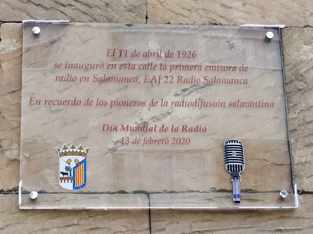 Imagen de la placa conmemorativa en la avenida de Italia de la ciudad. Imagen de la placa conmemorativa en la avenida de Italia de la ciudad.