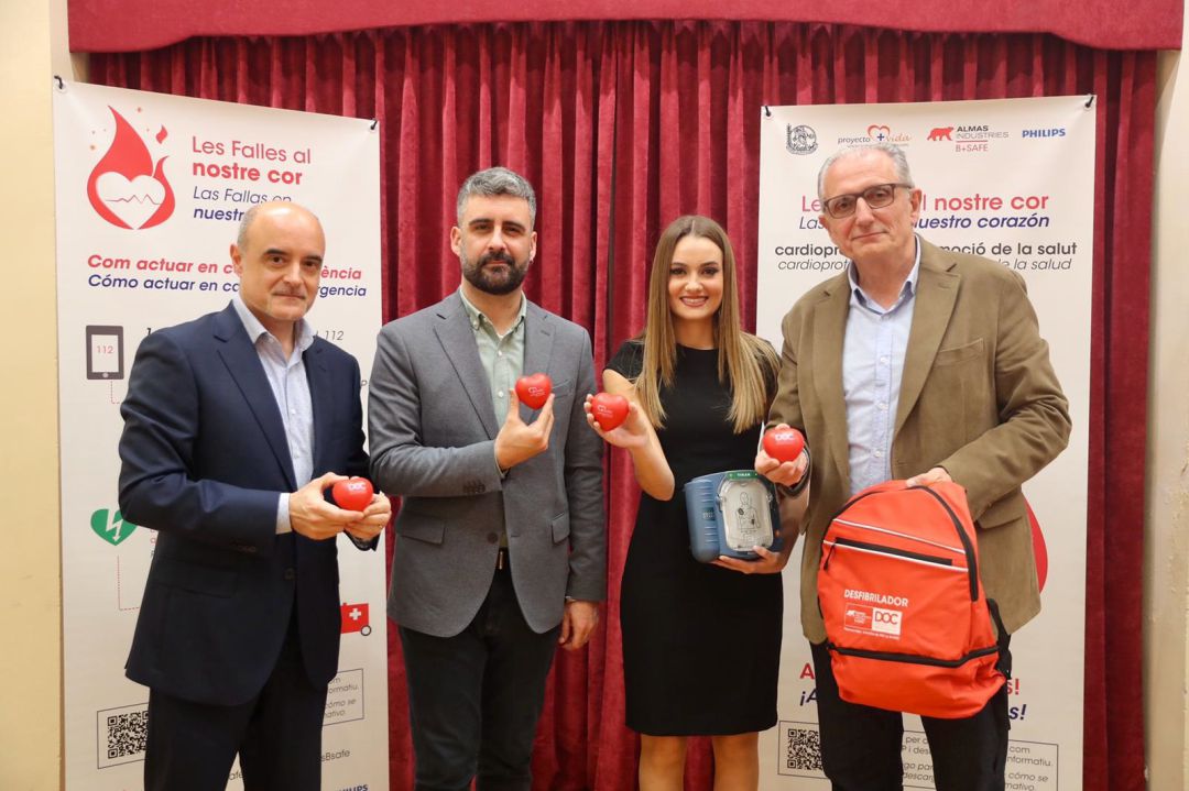 La Junta Central Fallera presenta el acuerdo con la empresa B+SAFE para dotar de desfibriladores a las comisiones falleras La Junta Central Fallera presenta el acuerdo con la empresa B+SAFE para dotar de desfibriladores a las comisiones falleras