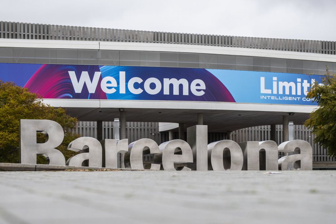 Exterior del pabellón del evento Mobile World Congress Exterior del pabellón del evento Mobile World Congress