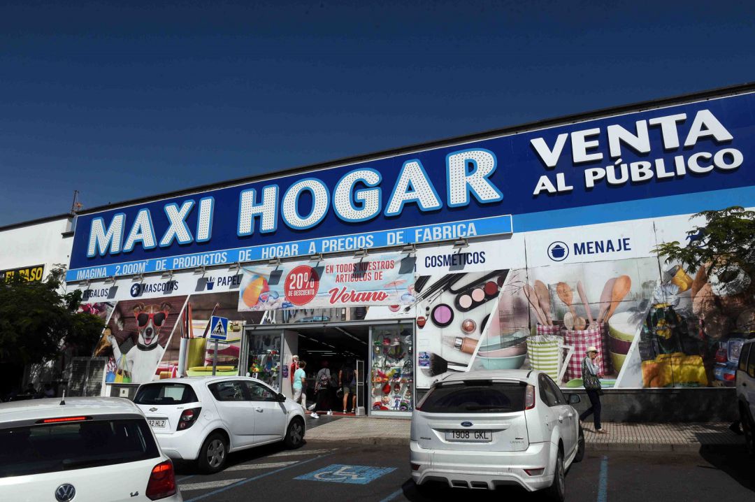 Carteleria en la zona industrial de Playa Honda. Carteleria en la zona industrial de Playa Honda.