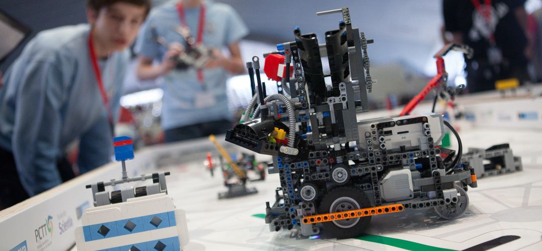 Robot construido con LEGO Robot construido con LEGO