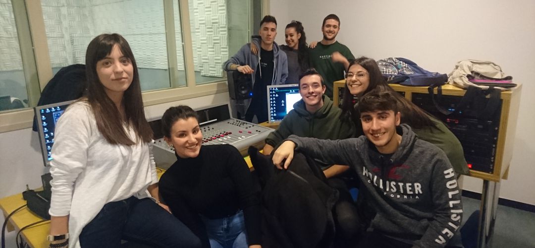 Un grupo de alumnos de 2º de Periodismo de la Universidad Rey Juan Carlos Un grupo de alumnos de 2º de Periodismo de la Universidad Rey Juan Carlos