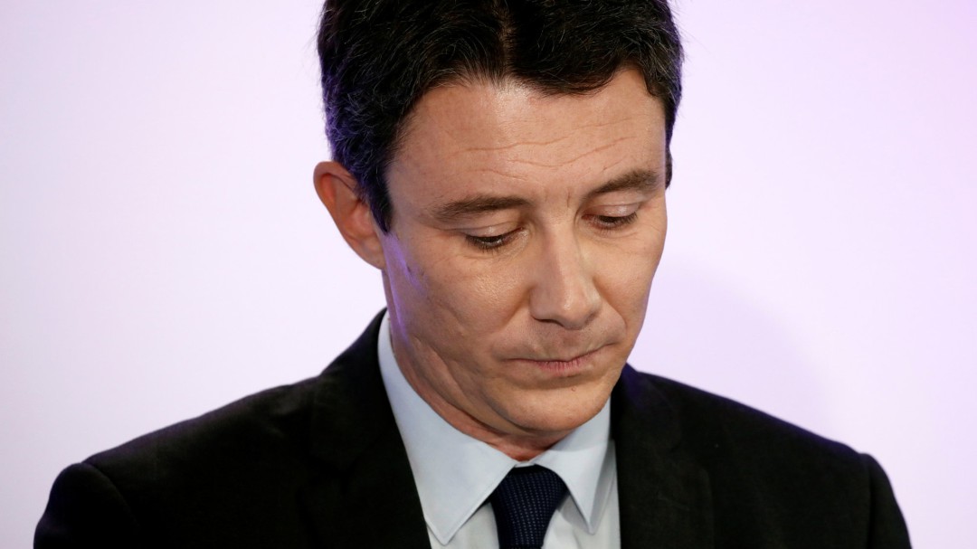 El candidato de Macron a la Alcaldía de París se retira tras difundirse un vídeo sexual