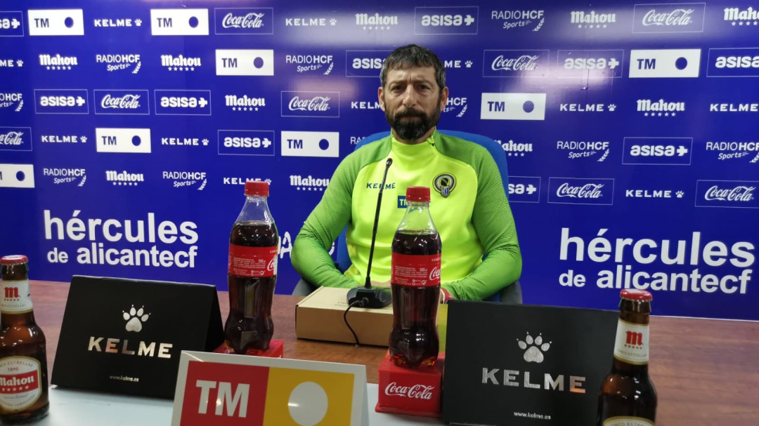 Antonio Moreno: "Es un reto de un partido, pensar más allá del domingo sería equivocarme"