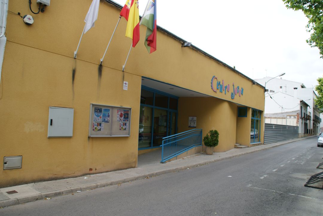 Fachada del Centro Joven de Socuéllamos Fachada del Centro Joven de Socuéllamos